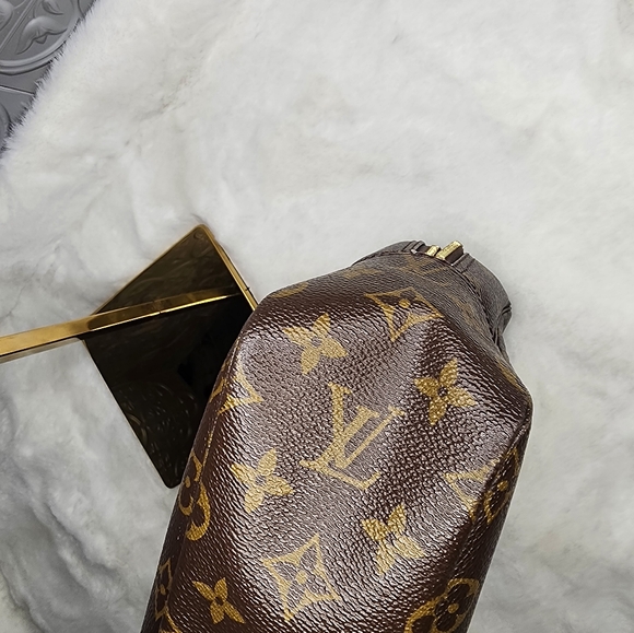 Louis Vuitton Monogram Trousse Toilette - Picture 9 of 11